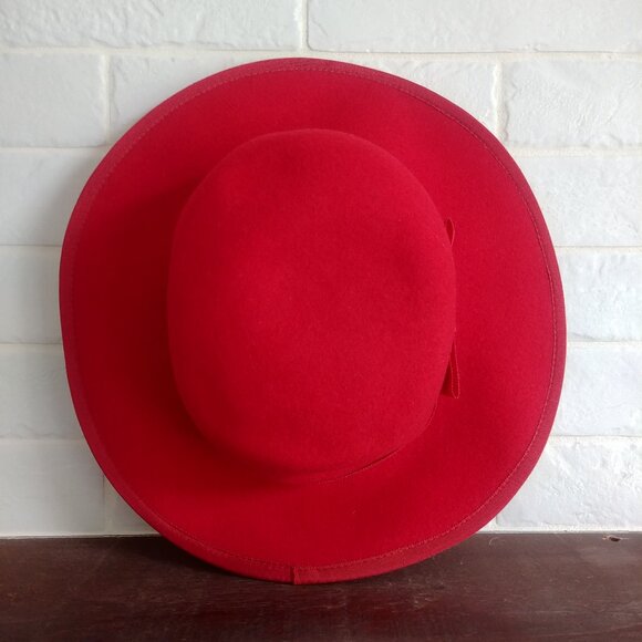 Vintage Womens red wool hat with brim and ribbon made in Poland - Picture 1 of 11